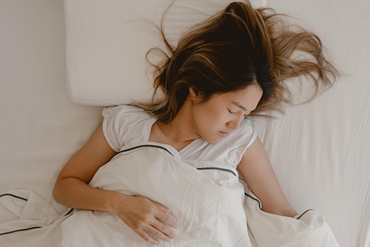 “Catching up on sleep every weekend”… Study finds that sleeping too long may accelerate aging